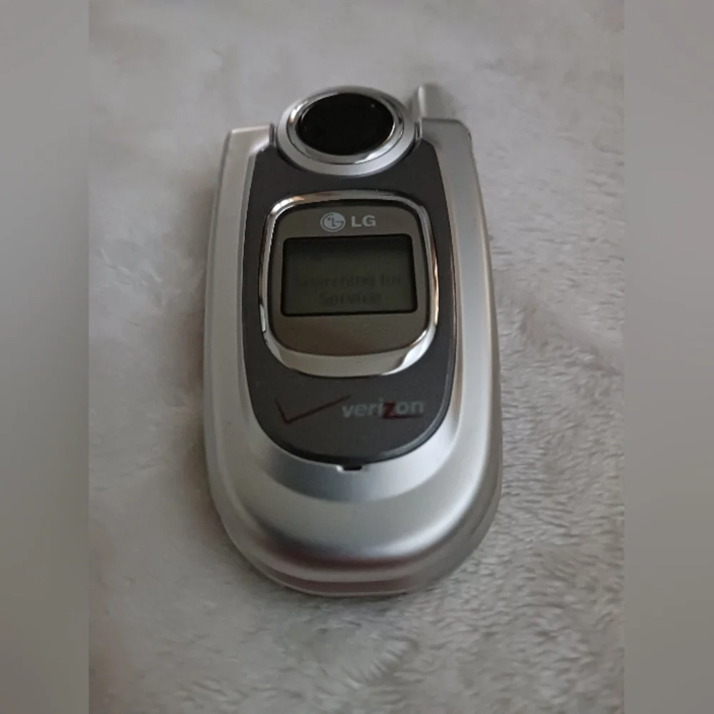 LG vintage compact